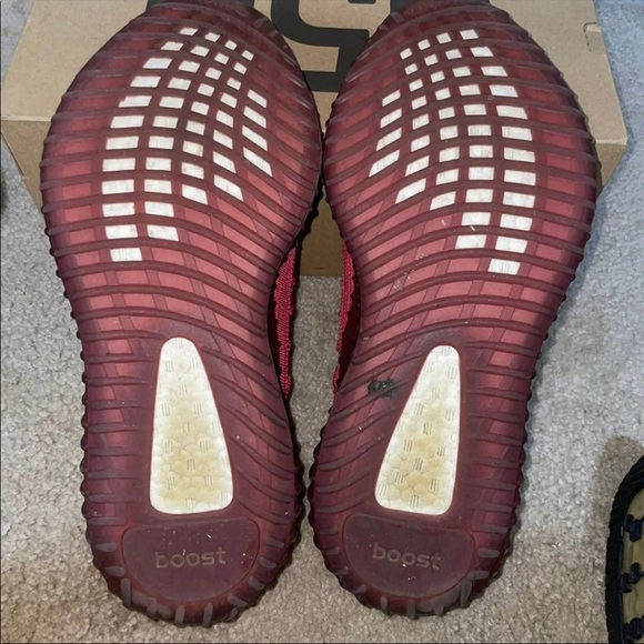 Yeezy 350 v2 CMPCT Slate Red - Picture 4 of 5
